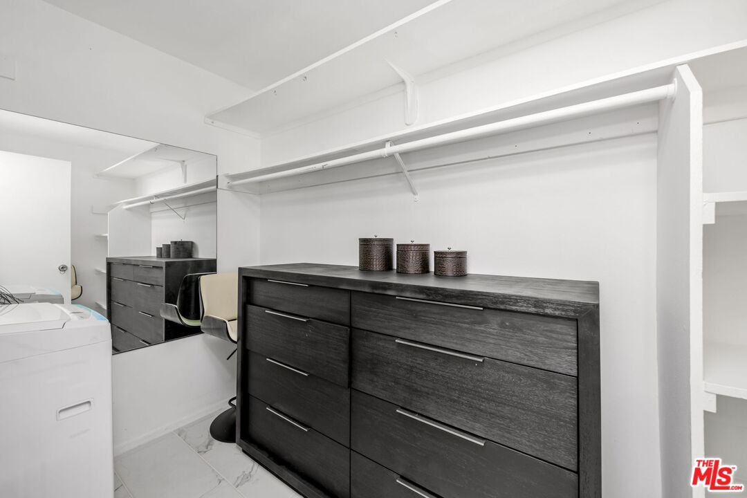 6151 Orange St Unit: 214