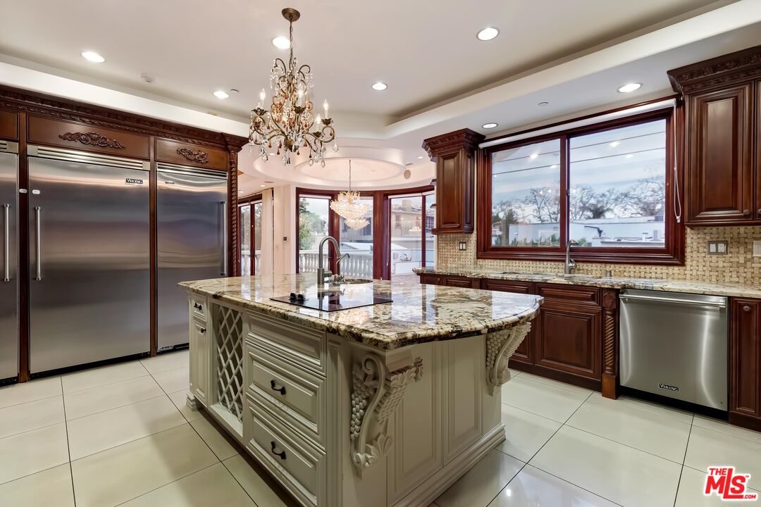 332 S Almont Dr