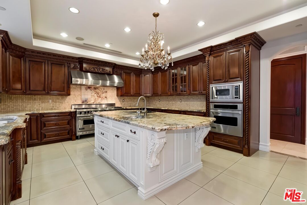 332 S Almont Dr