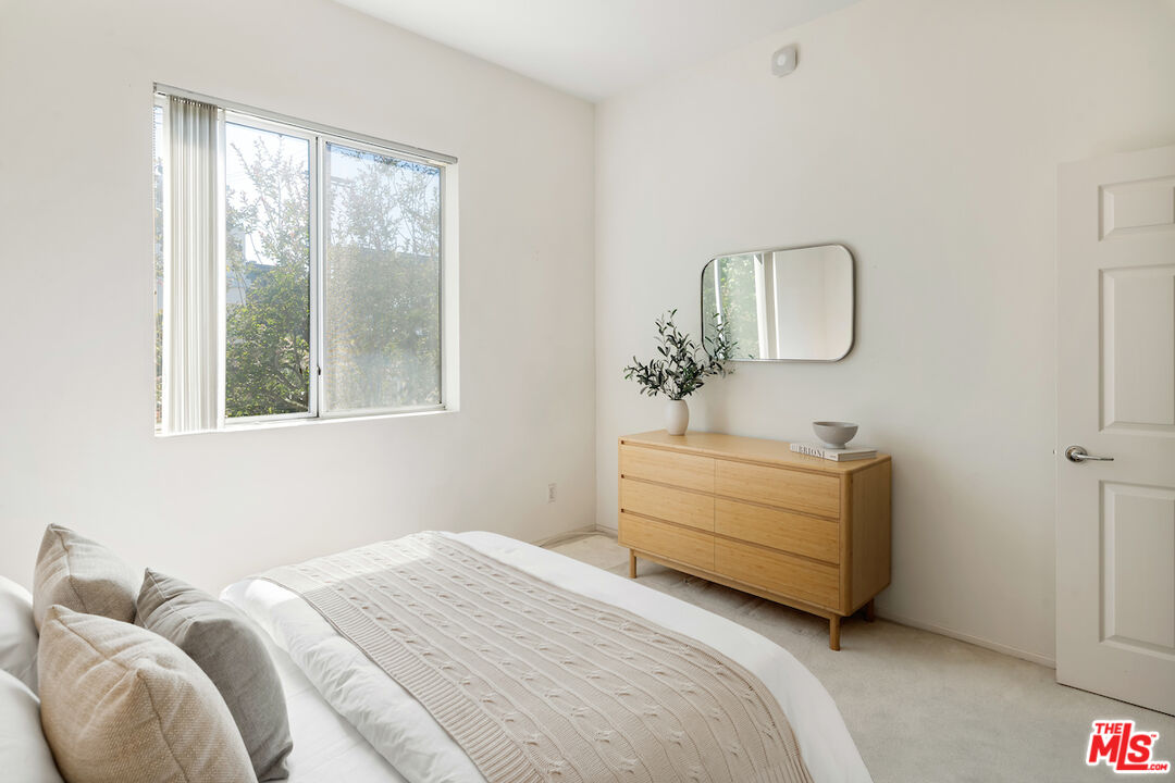 1820 S Beverly Glen Blvd Unit: 101