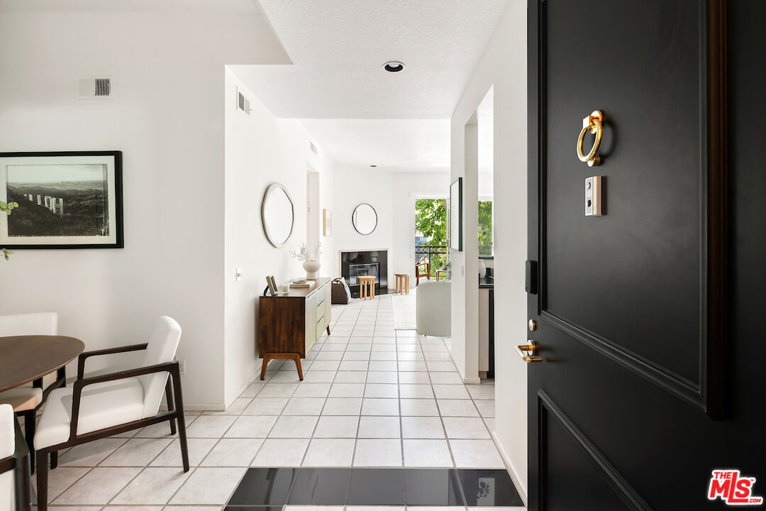 1820 S Beverly Glen Blvd Unit: 101