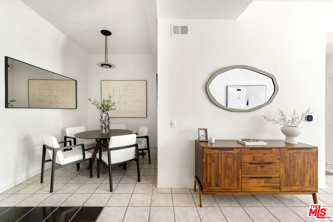 1820 S Beverly Glen Blvd Unit: 101