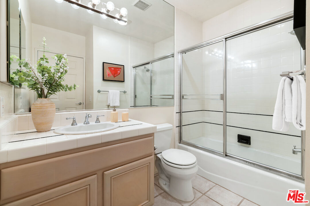 1820 S Beverly Glen Blvd Unit: 101