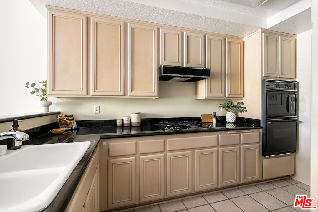 1820 S Beverly Glen Blvd Unit: 101