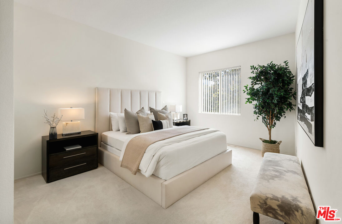 1820 S Beverly Glen Blvd Unit: 101