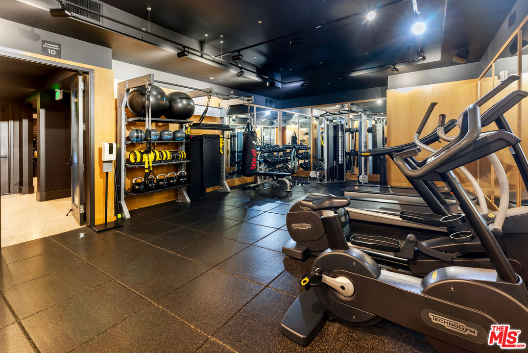 10777 Wilshire Blvd Unit: 405