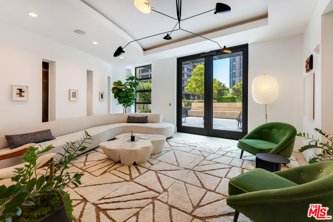 10777 Wilshire Blvd Unit: 405