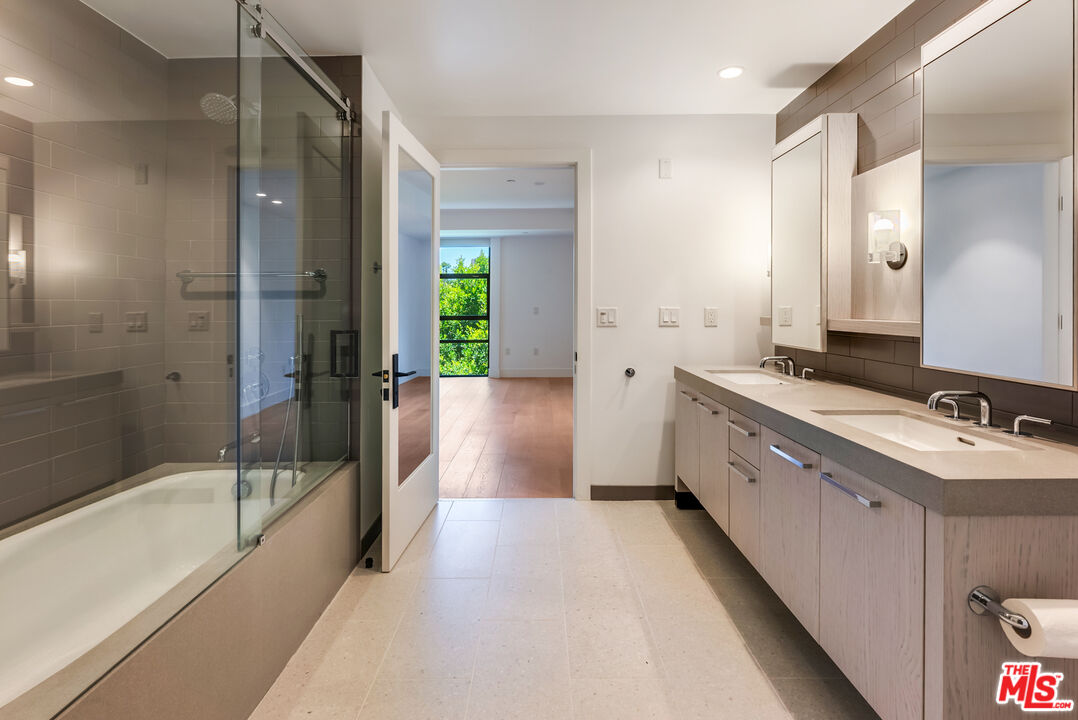 10777 Wilshire Blvd Unit: 405