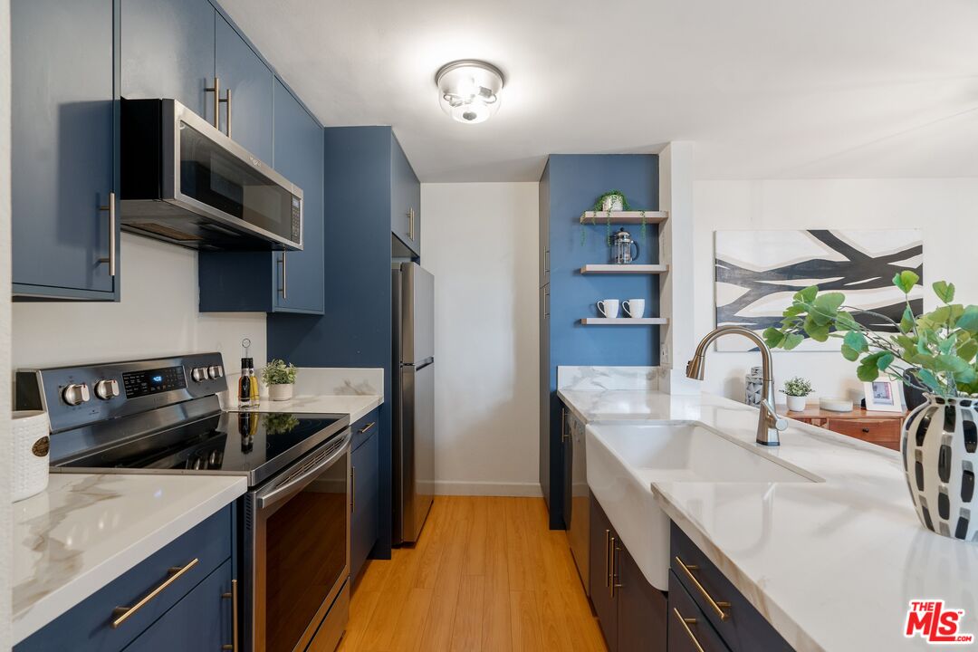 4900 Overland Ave Unit: 307