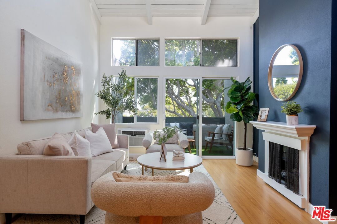 4900 Overland Ave Unit: 307