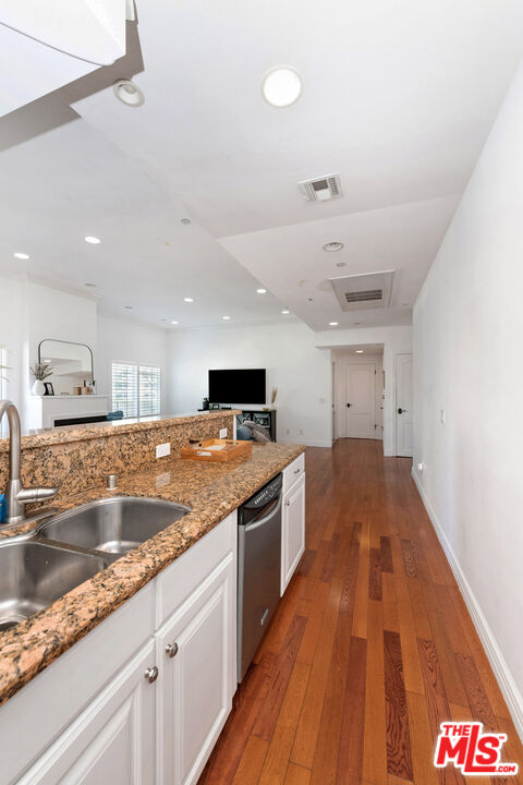 1135 Rexford Dr Unit: 403