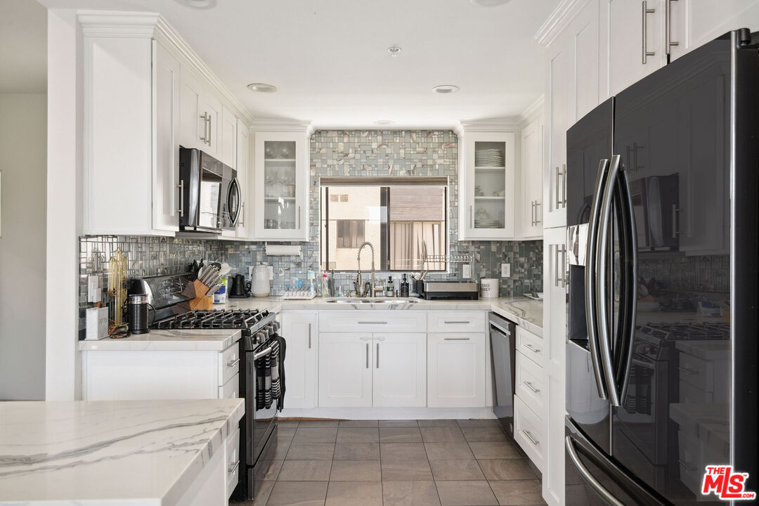 1238 S Holt Ave Unit: 5