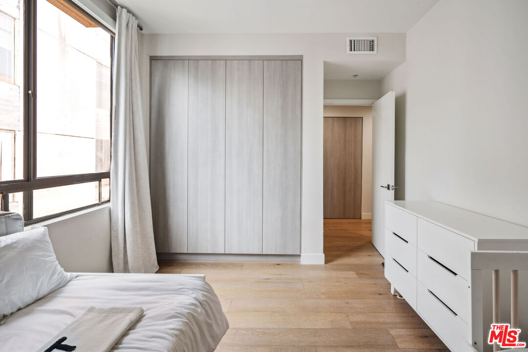 1238 S Holt Ave Unit: 5