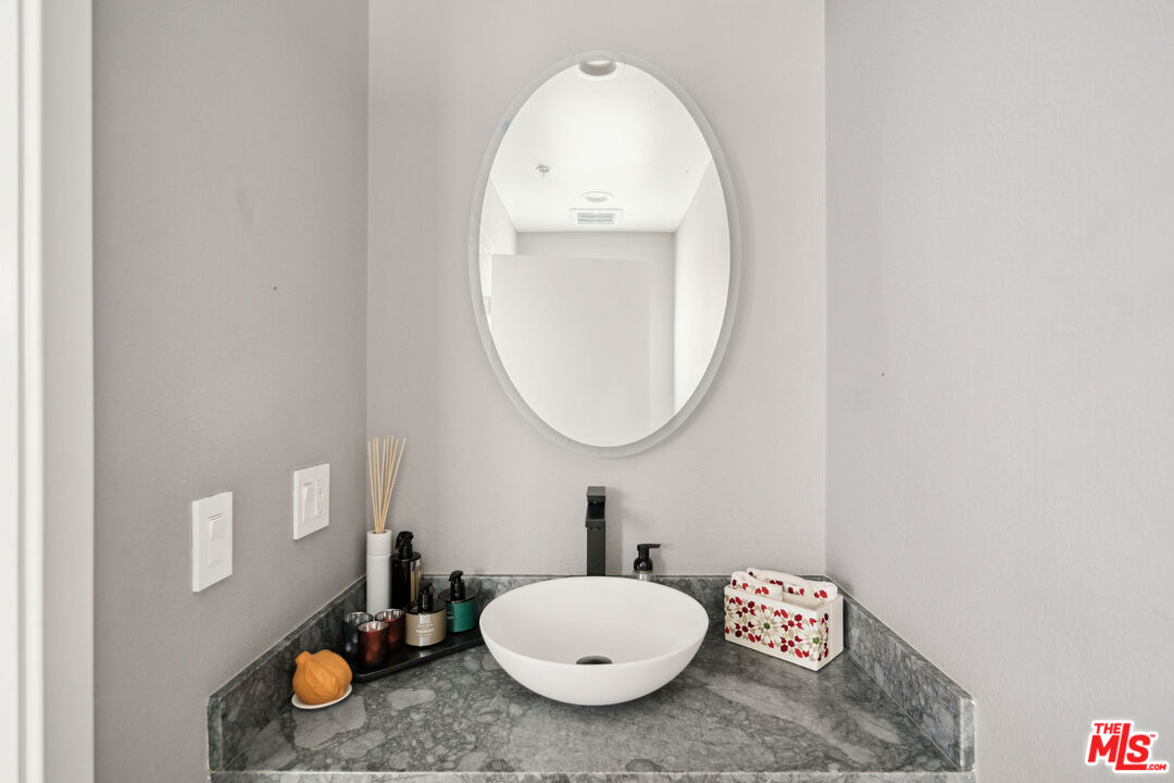 1238 S Holt Ave Unit: 5