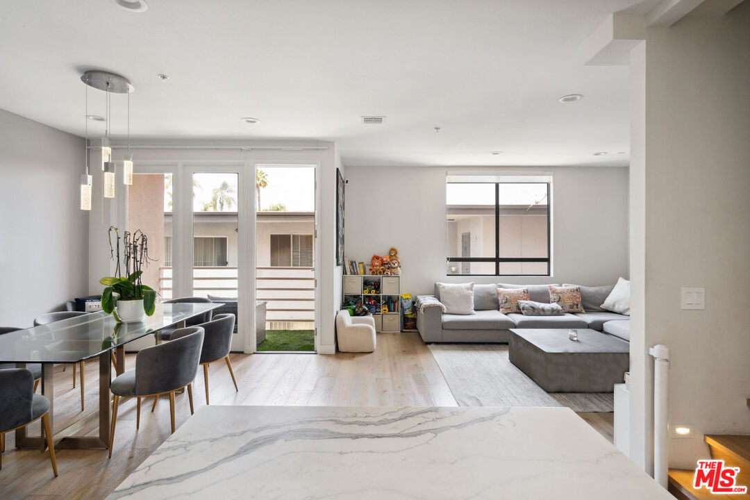 1238 S Holt Ave Unit: 5