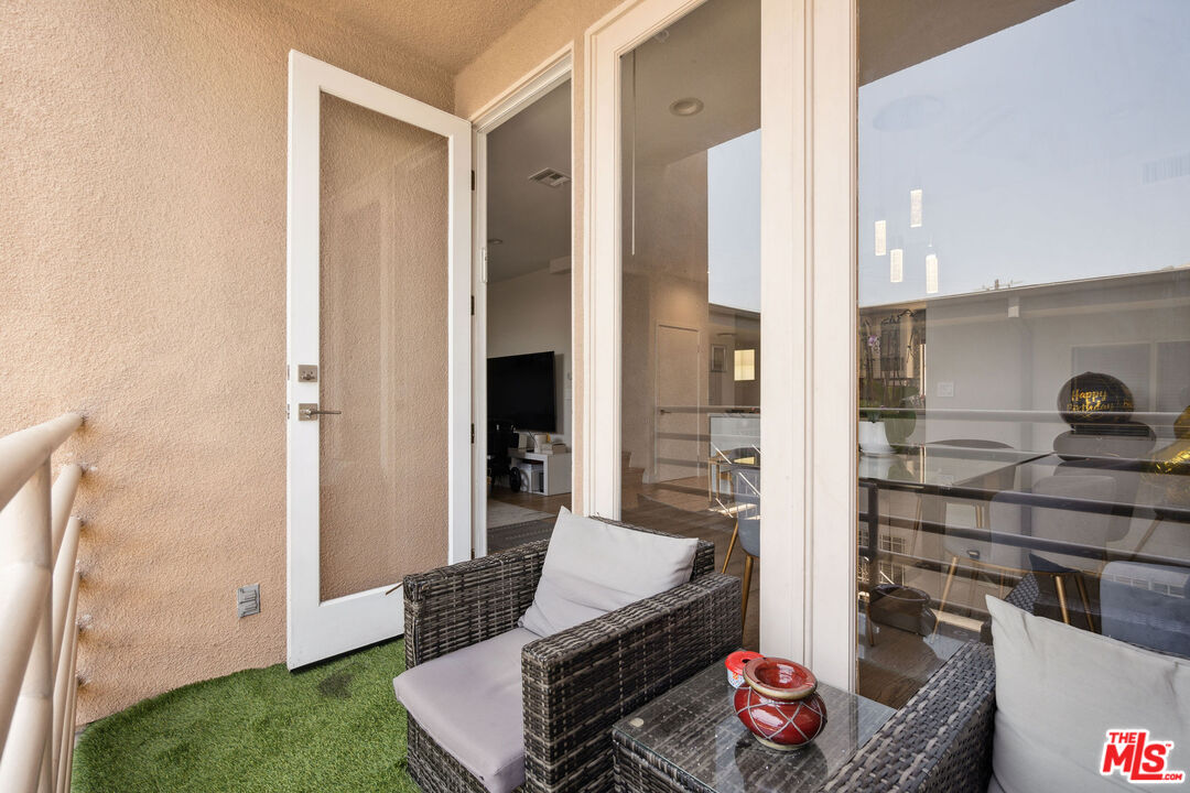 1238 S Holt Ave Unit: 5