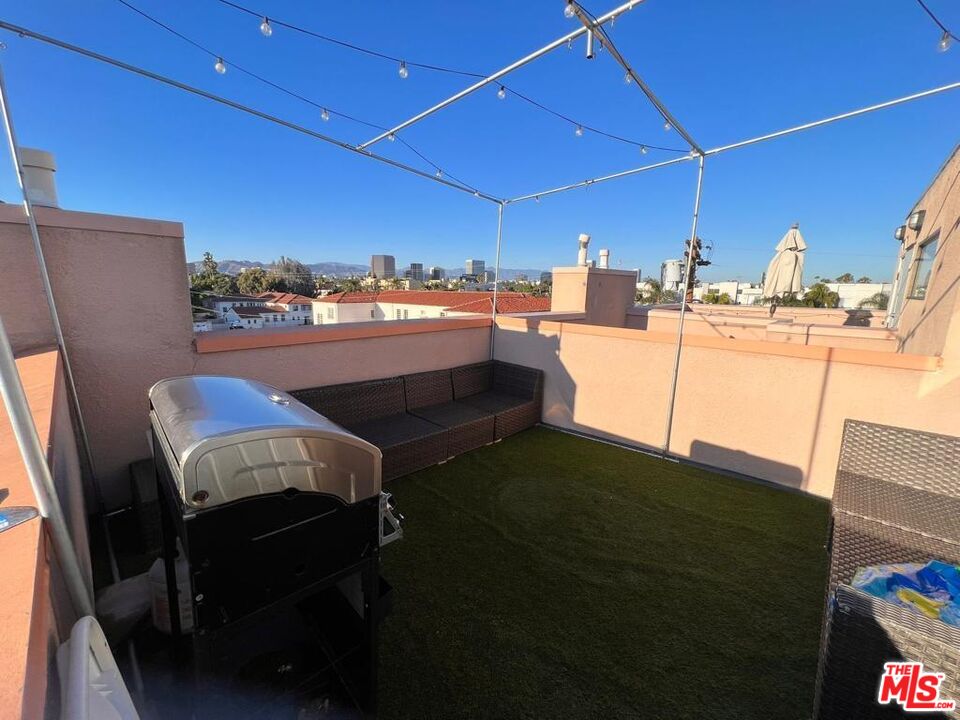 1238 S Holt Ave Unit: 5