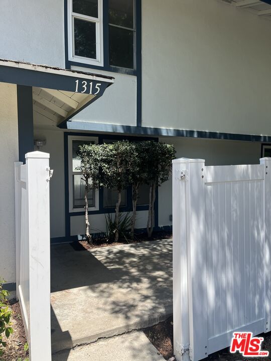 1315 Alturas St