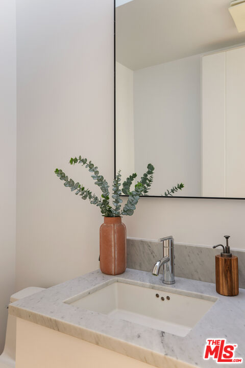 6515 Ocean Front Walk