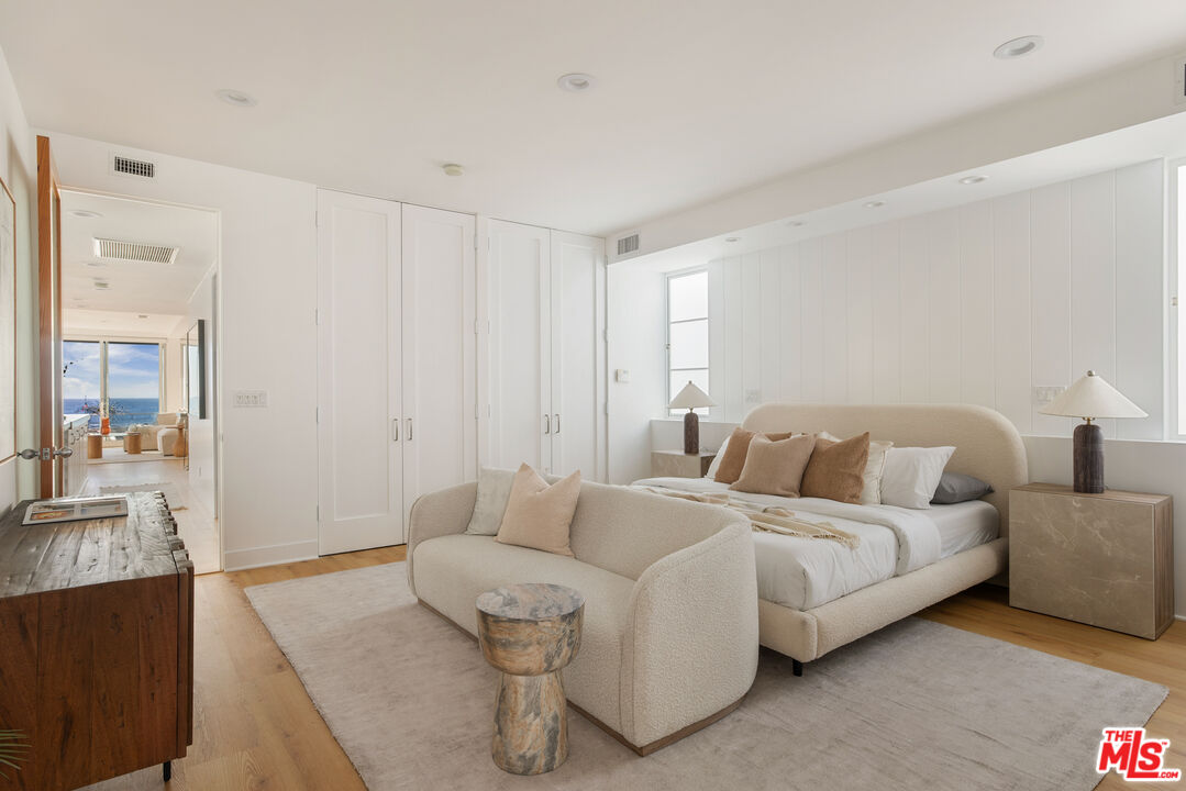 6515 Ocean Front Walk