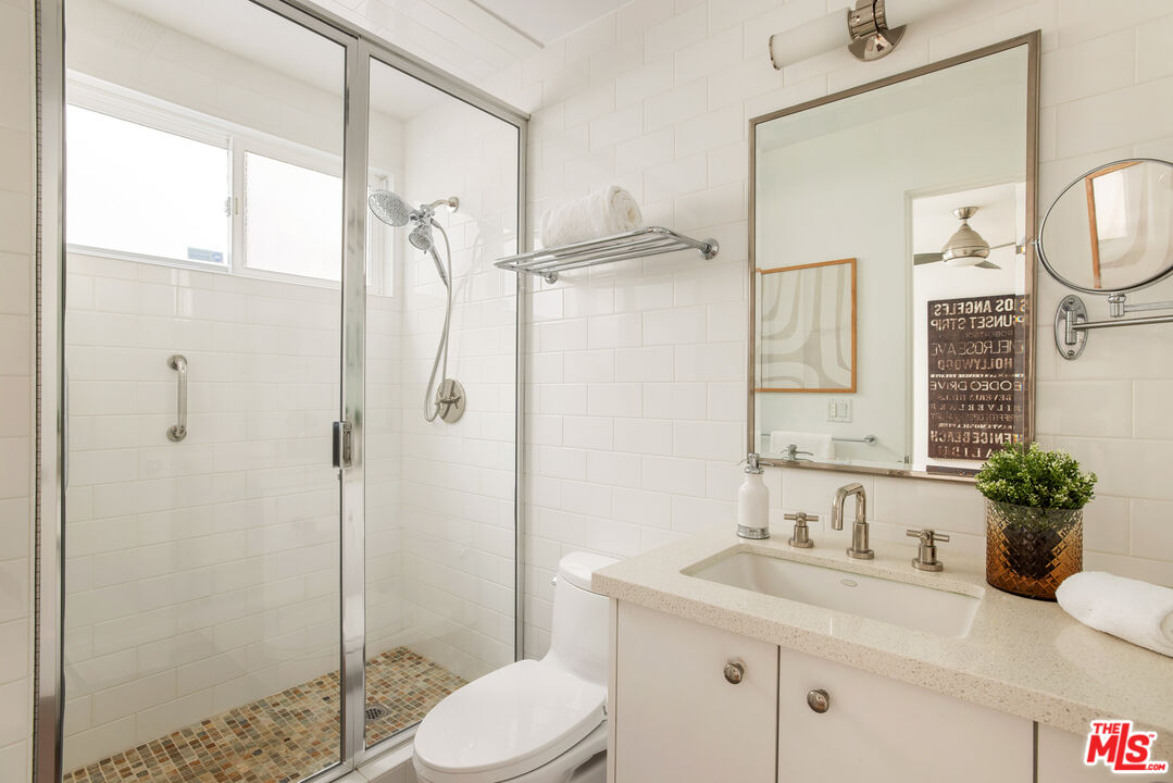 6515 Ocean Front Walk