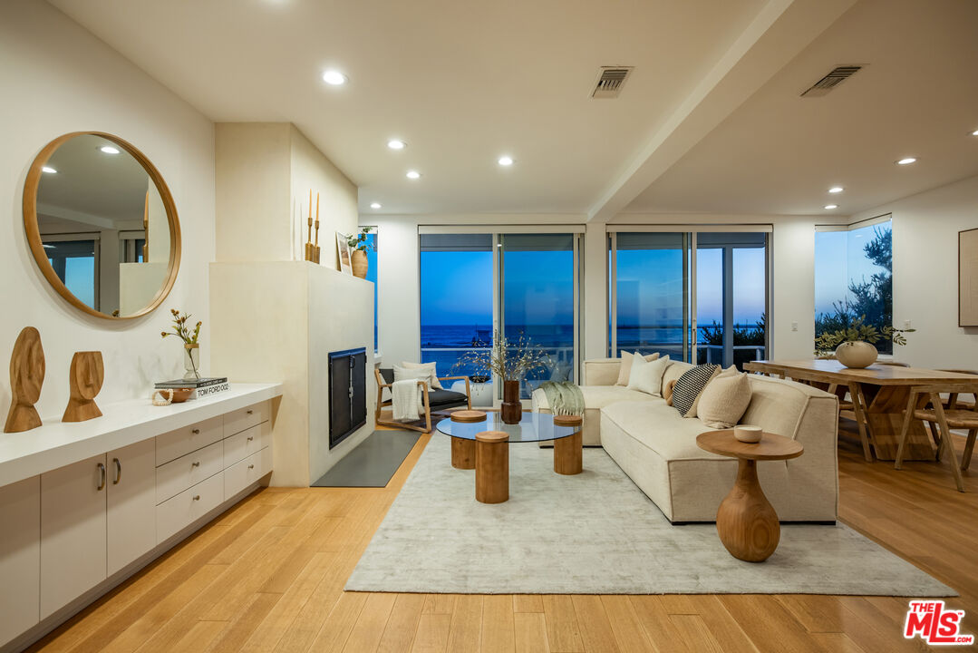 6515 Ocean Front Walk