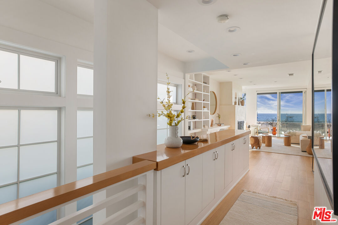 6515 Ocean Front Walk