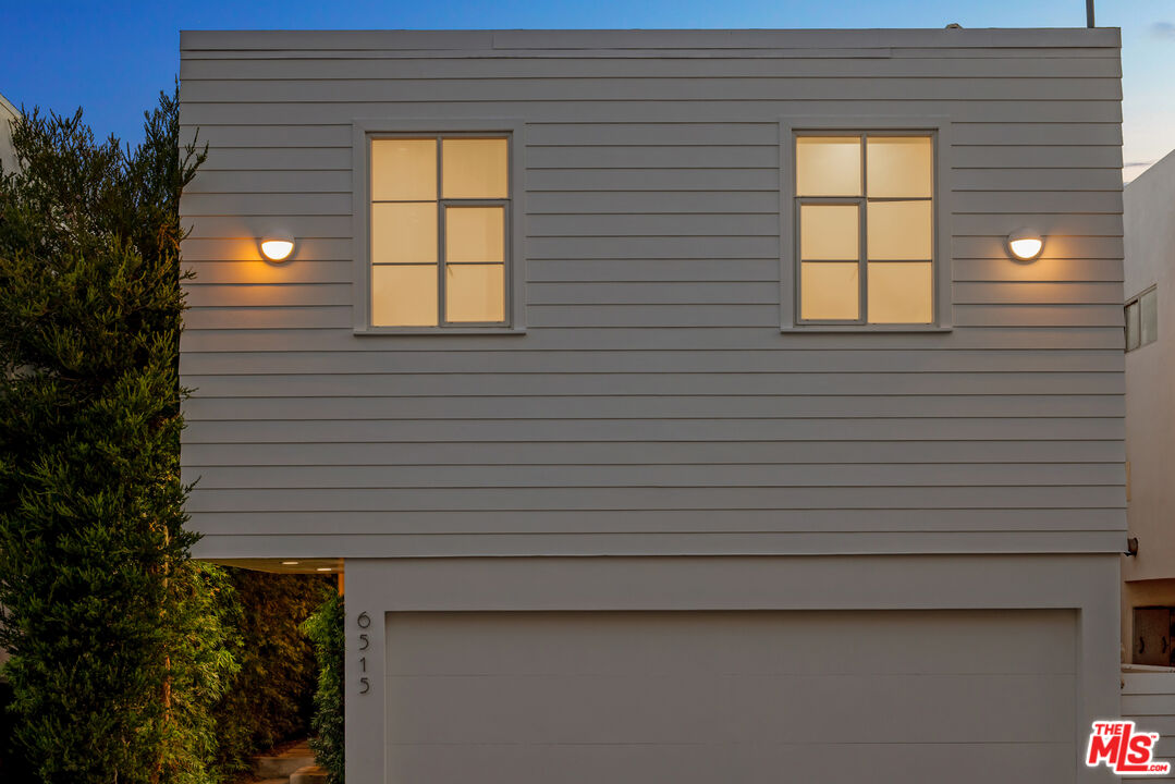 6515 Ocean Front Walk