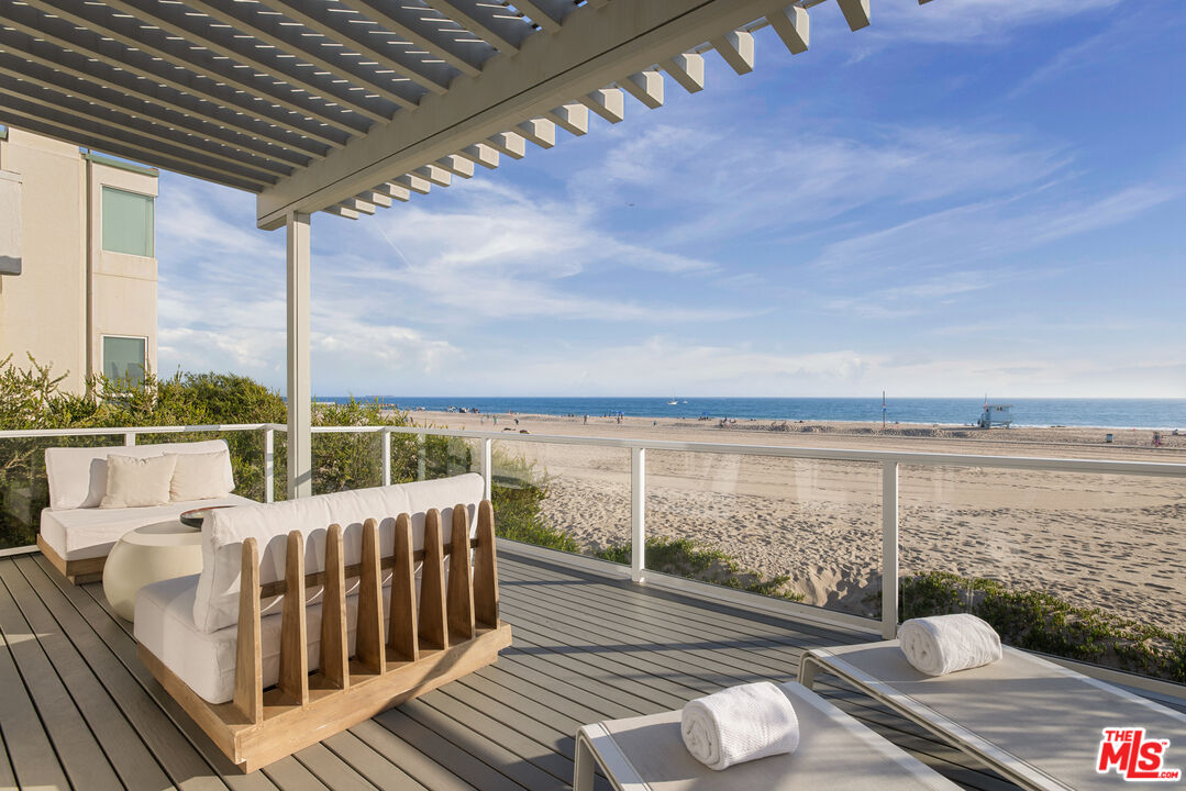 6515 Ocean Front Walk