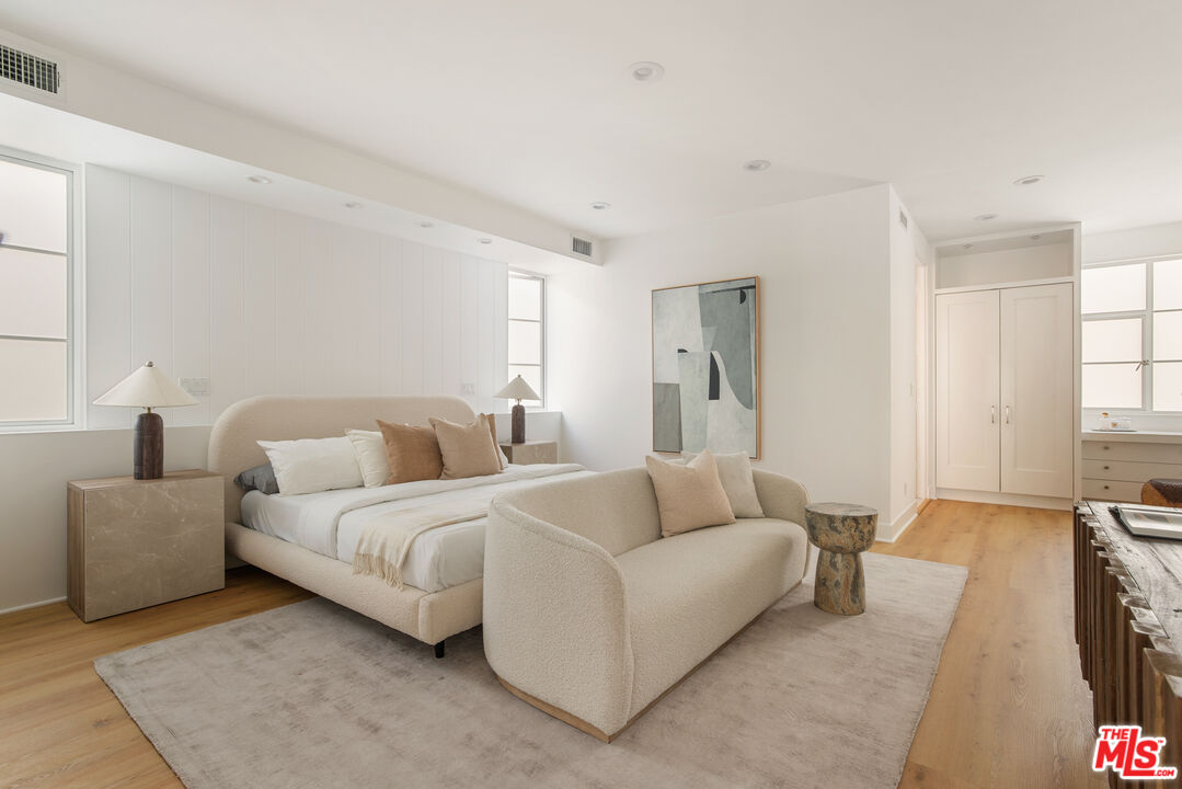 6515 Ocean Front Walk