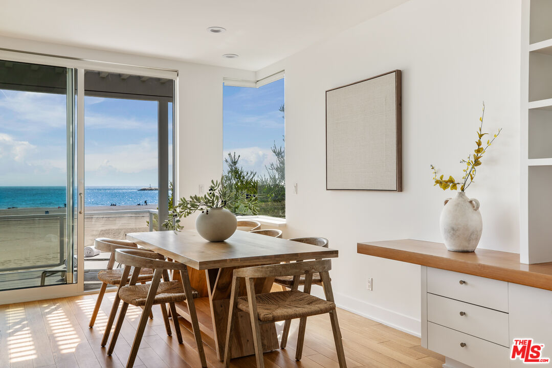 6515 Ocean Front Walk