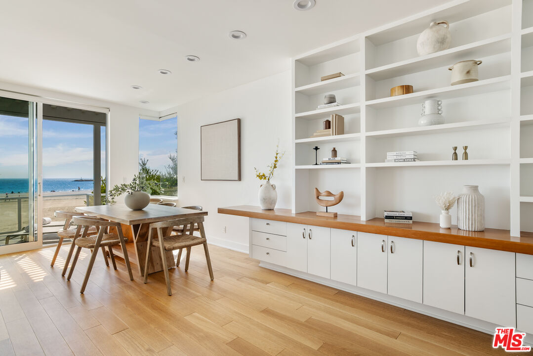 6515 Ocean Front Walk