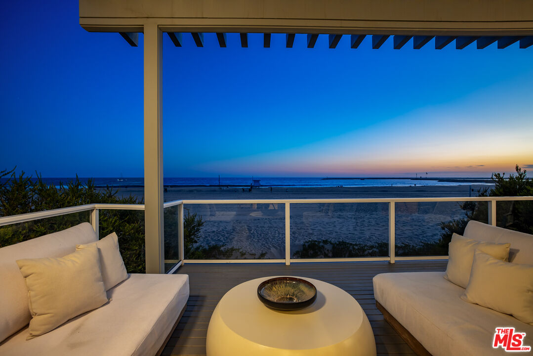 6515 Ocean Front Walk