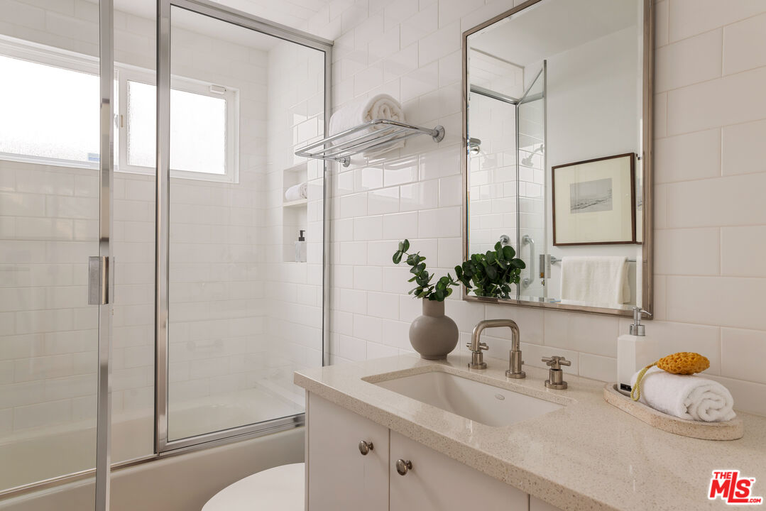 6515 Ocean Front Walk