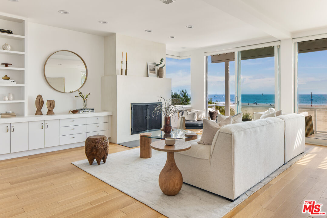 6515 Ocean Front Walk