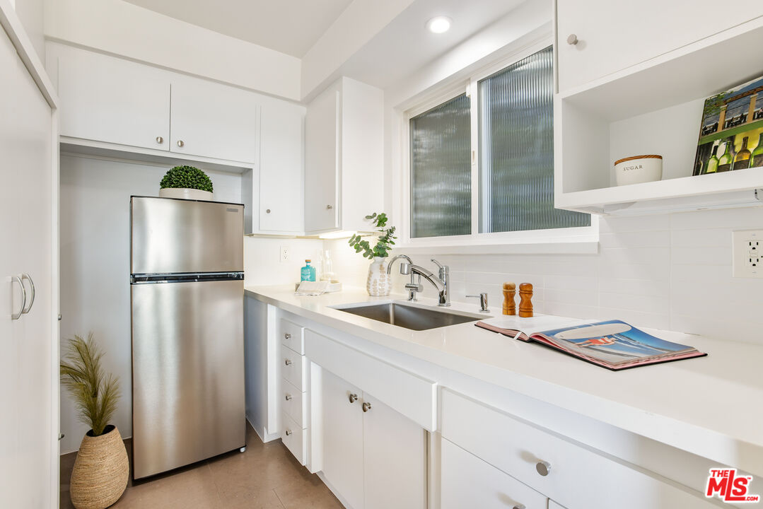 6515 Ocean Front Walk