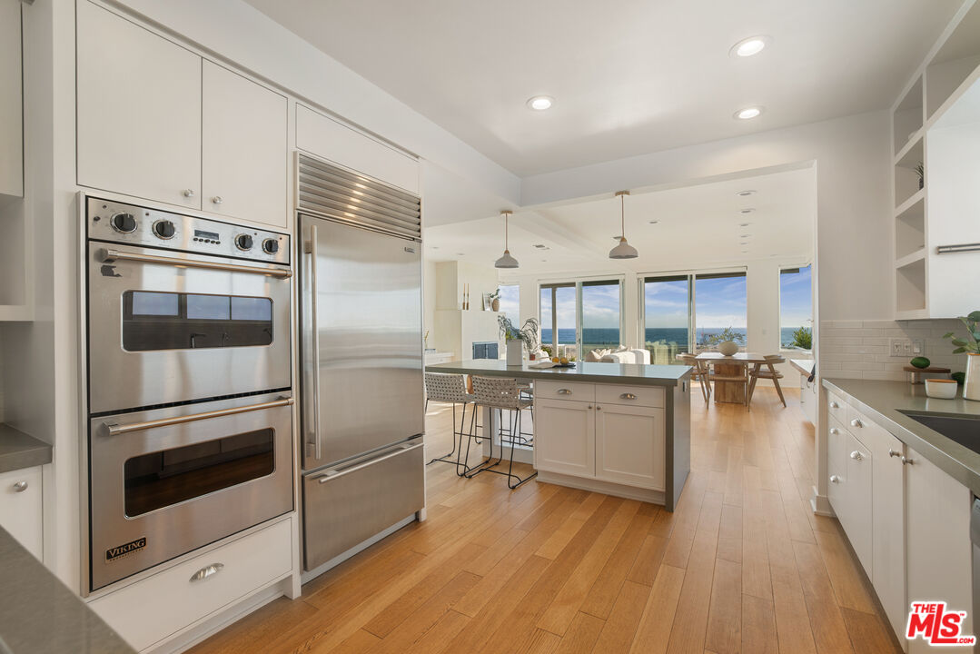 6515 Ocean Front Walk