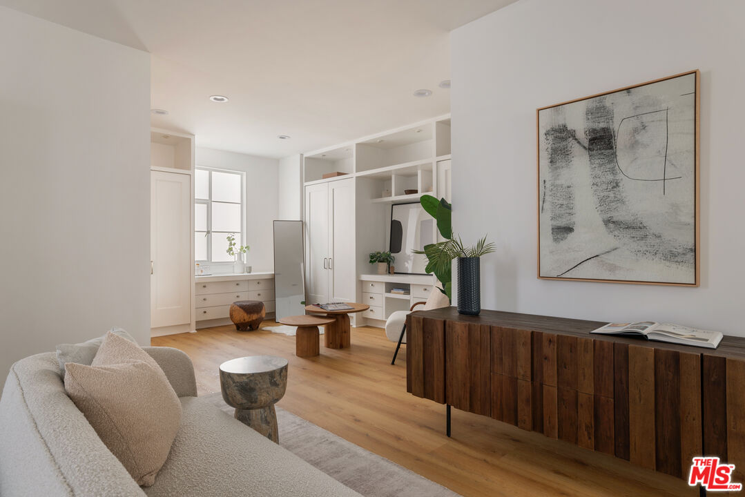 6515 Ocean Front Walk