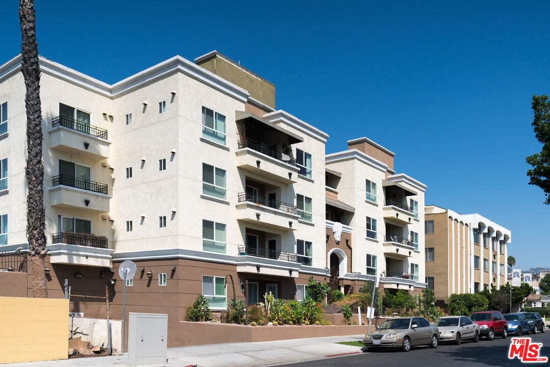 1117 N Orange Dr Unit: 208