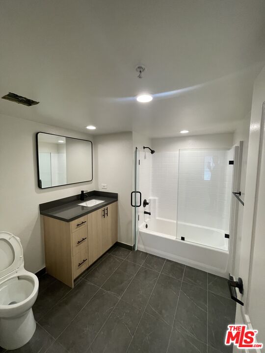 1117 N Orange Dr Unit: 208