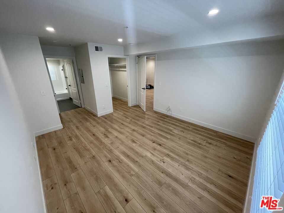 1117 N Orange Dr Unit: 208