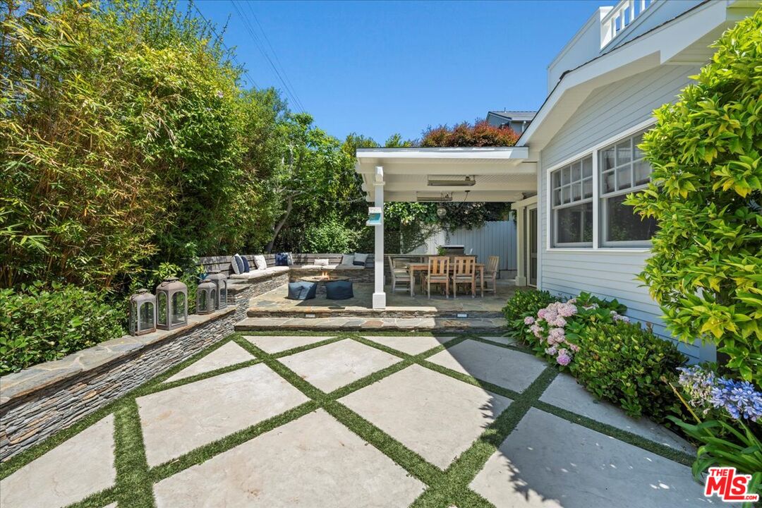 1117 Chautauqua Blvd