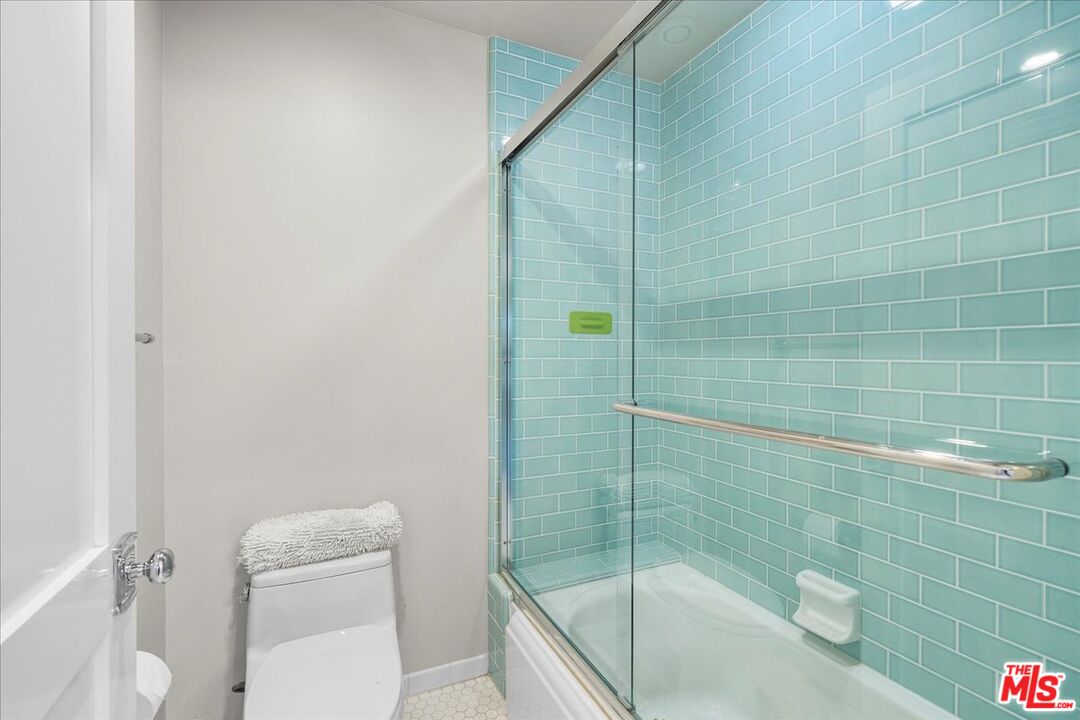 1117 Chautauqua Blvd