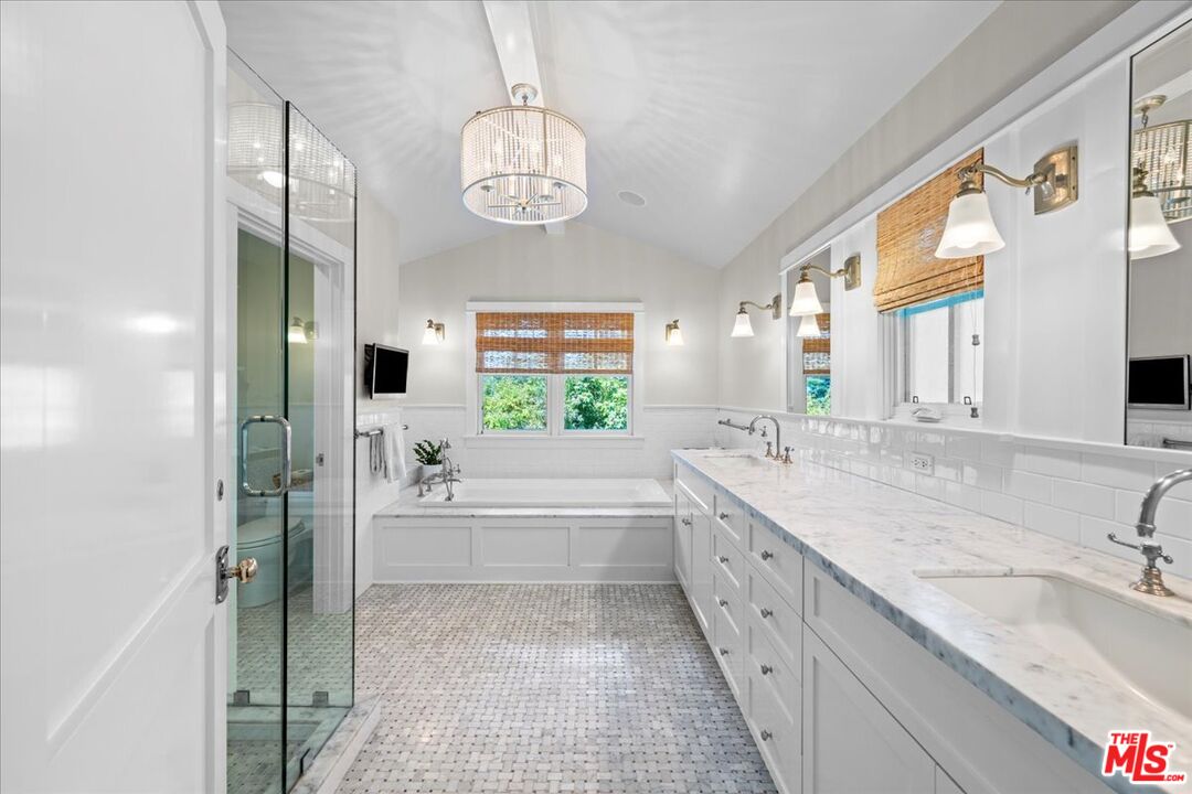 1117 Chautauqua Blvd