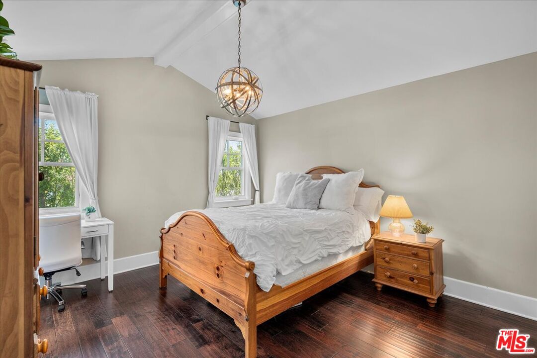 1117 Chautauqua Blvd