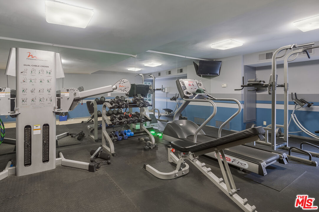 1134 Alta Loma Rd Unit: 212