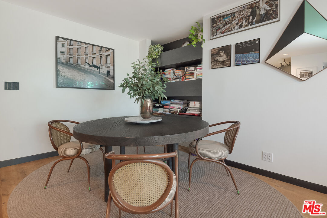 1134 Alta Loma Rd Unit: 212