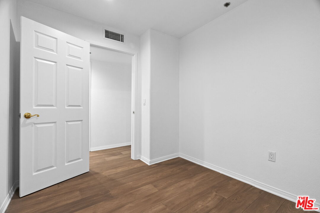 116 S Croft Ave Unit: 401