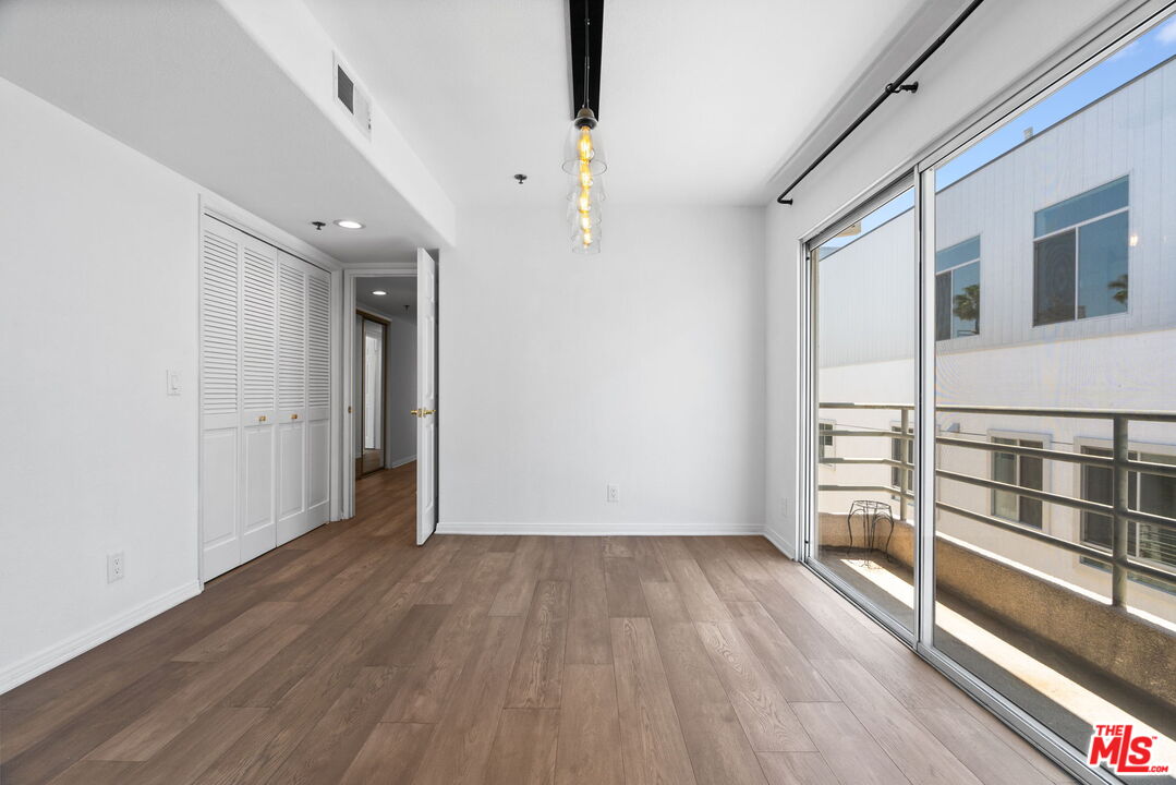 116 S Croft Ave Unit: 401