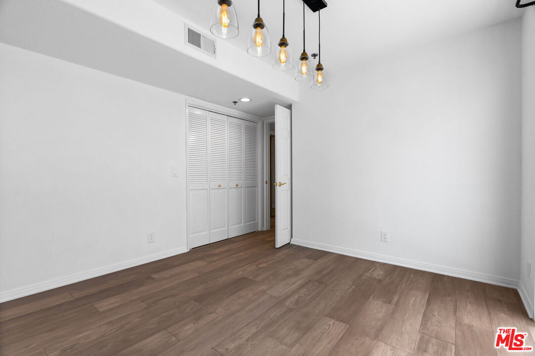 116 S Croft Ave Unit: 401